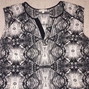 Sleeveless top. Size S.